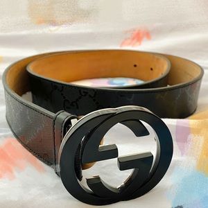 Authentic GUCCI belt in black buckle size 95